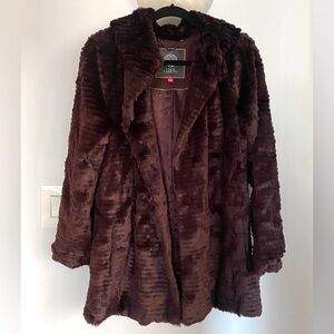 Vince Camuto Faux Fur Coat Burgundy Plum Purple Red Size M NWOT
